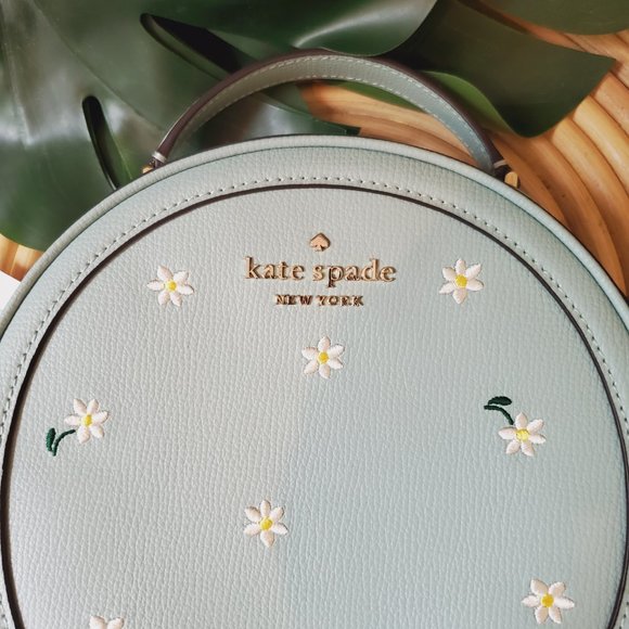 NWT Kate Spade EMBROIDERED CANTEEN CROSSBODY APHRODITE K6933 NWT $349 - Picture 3 of 8